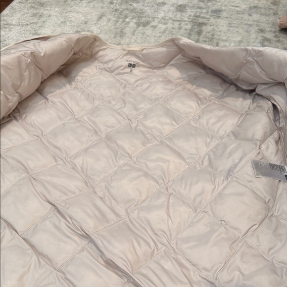 Uniqlo Pufftech Jacket size large like New! - Picture 6 of 11